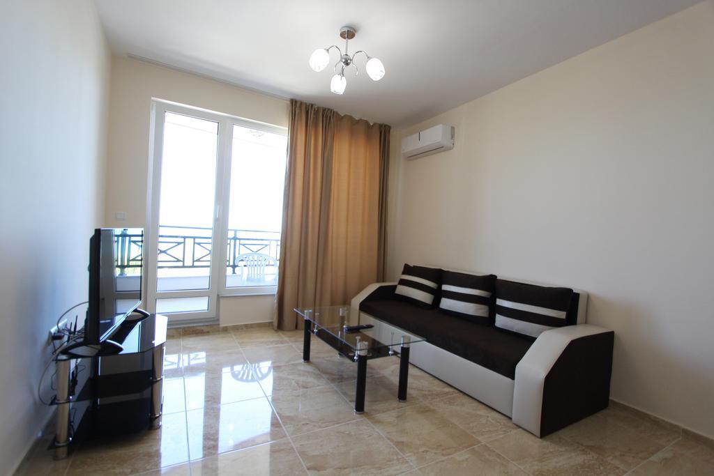 Golden Sea View Apartments Pomorie Buitenkant foto