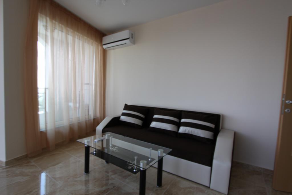 Golden Sea View Apartments Pomorie Buitenkant foto