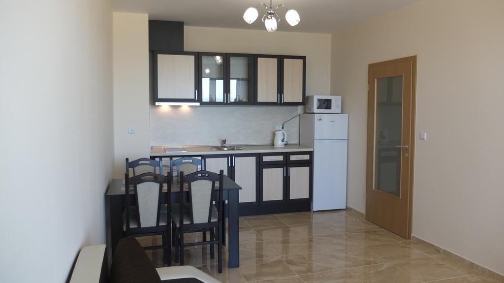 Golden Sea View Apartments Pomorie Buitenkant foto