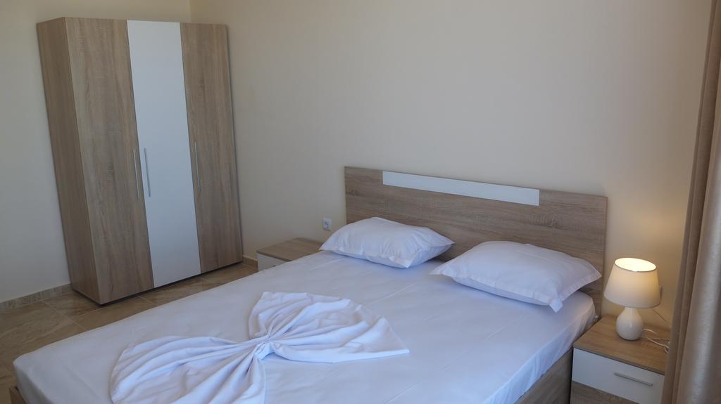Golden Sea View Apartments Pomorie Buitenkant foto