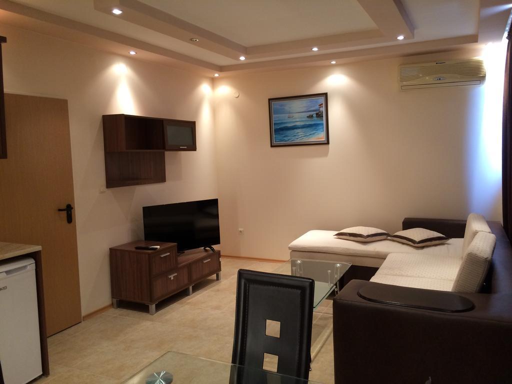 Golden Sea View Apartments Pomorie Buitenkant foto