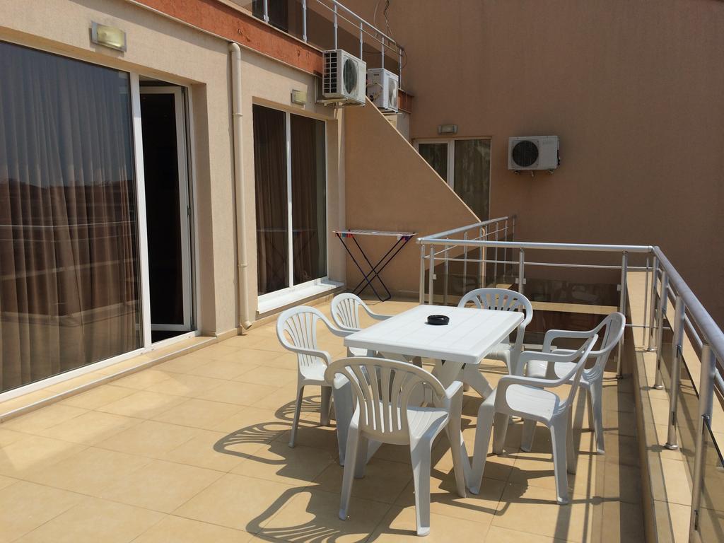 Golden Sea View Apartments Pomorie Buitenkant foto