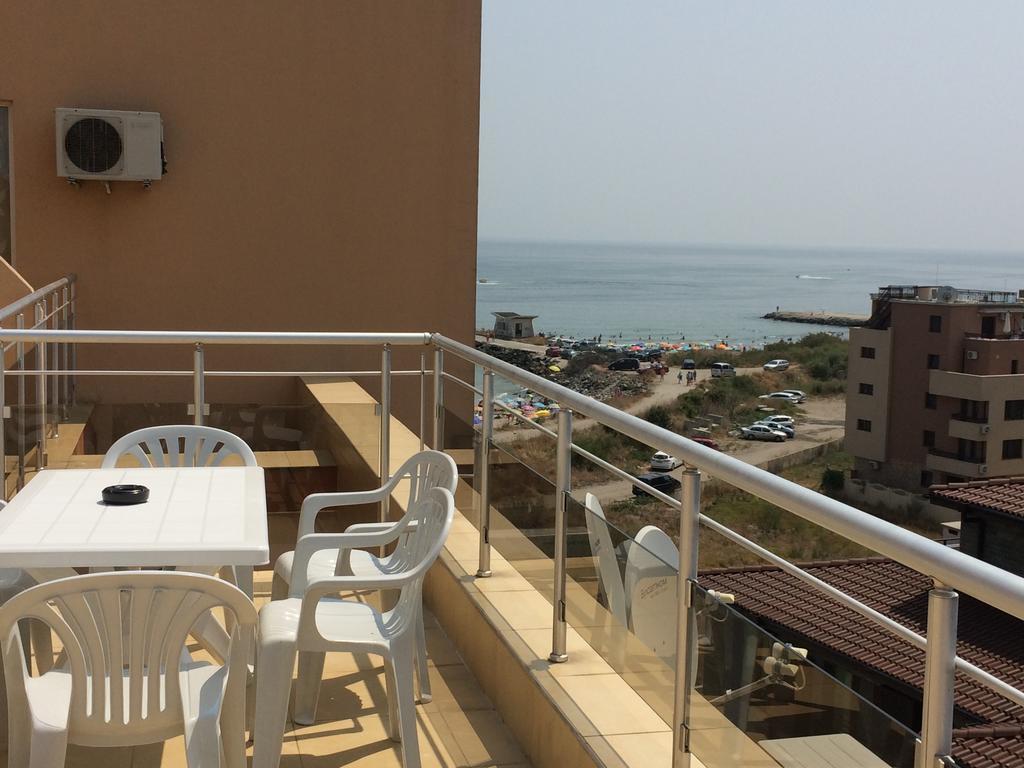 Golden Sea View Apartments Pomorie Buitenkant foto