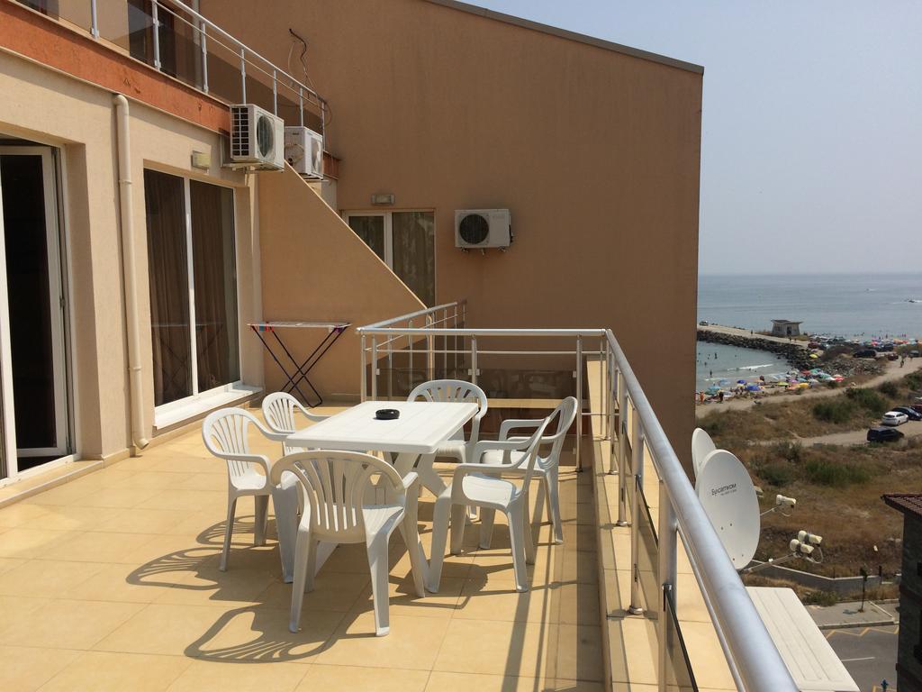 Golden Sea View Apartments Pomorie Buitenkant foto