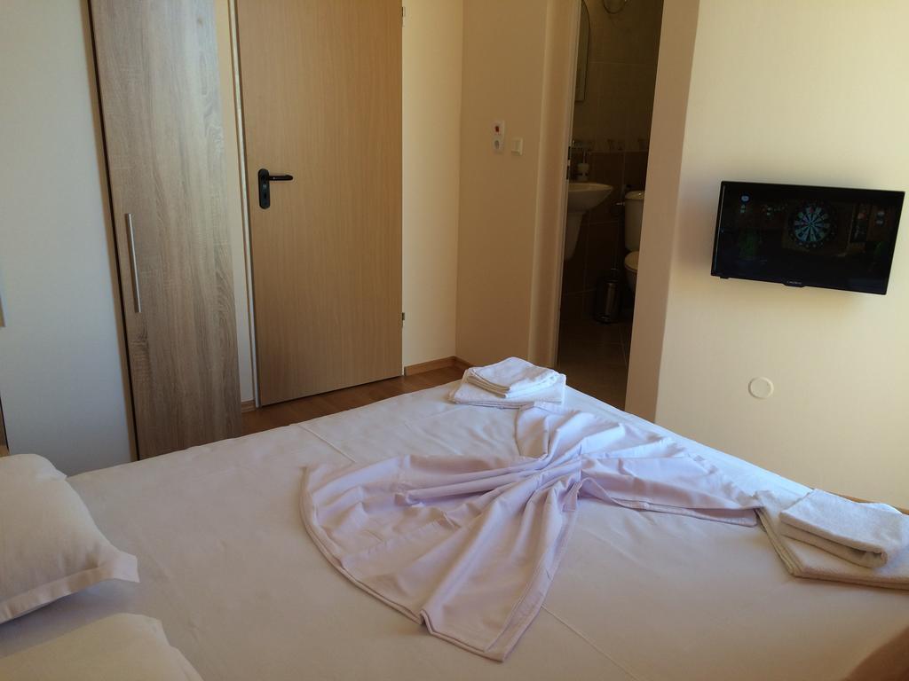 Golden Sea View Apartments Pomorie Buitenkant foto