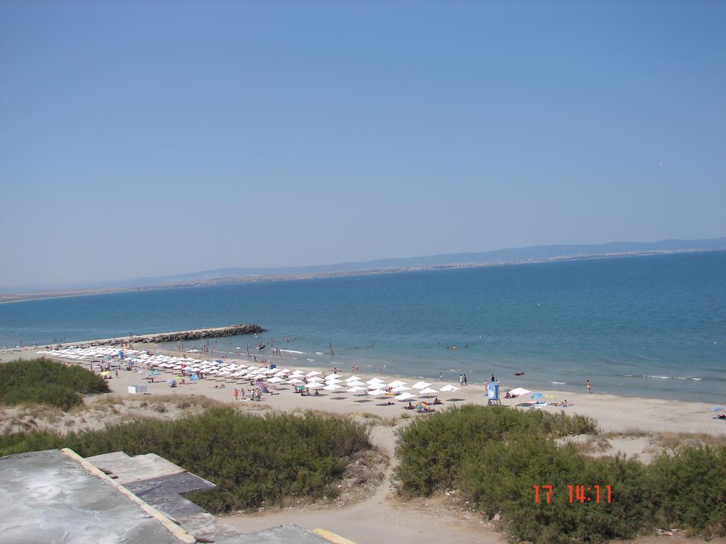 Golden Sea View Apartments Pomorie Buitenkant foto