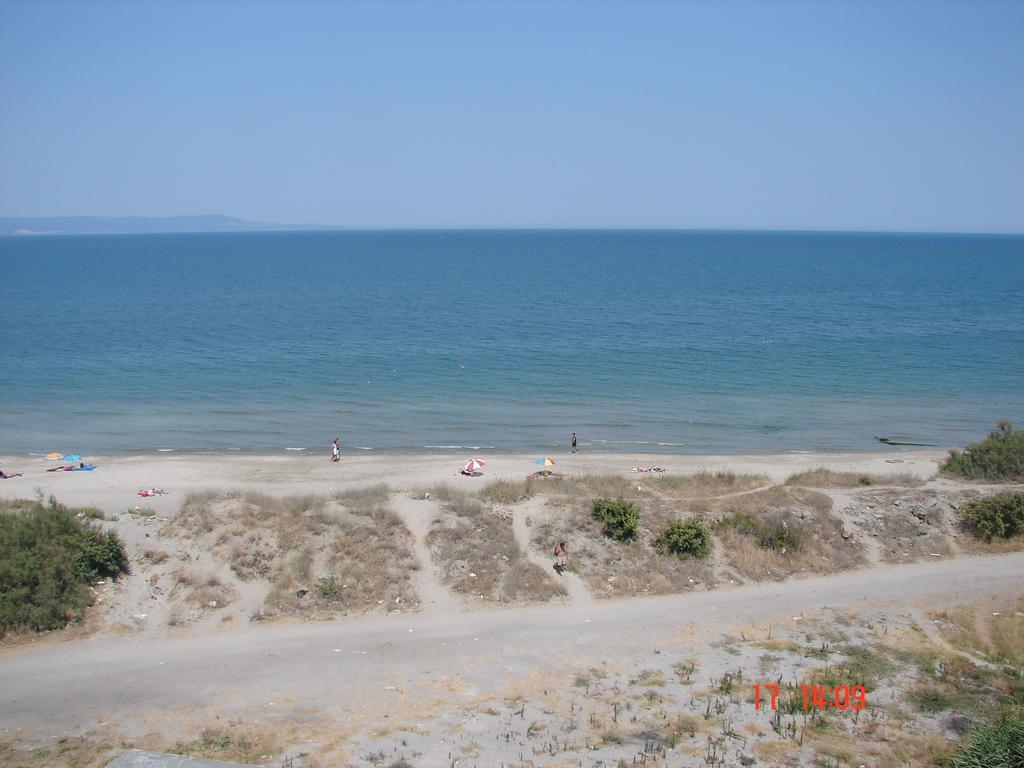 Golden Sea View Apartments Pomorie Buitenkant foto