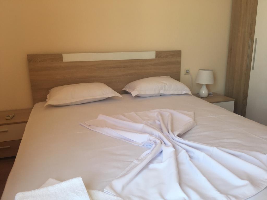 Golden Sea View Apartments Pomorie Buitenkant foto
