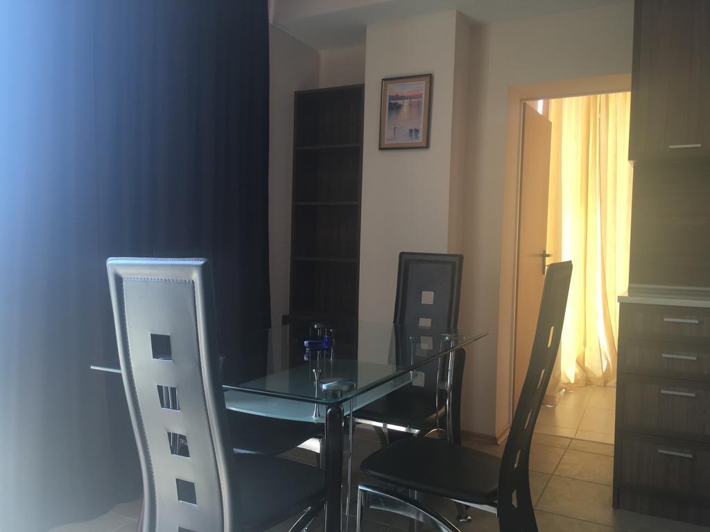 Golden Sea View Apartments Pomorie Buitenkant foto