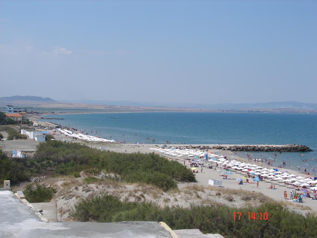 Golden Sea View Apartments Pomorie Buitenkant foto