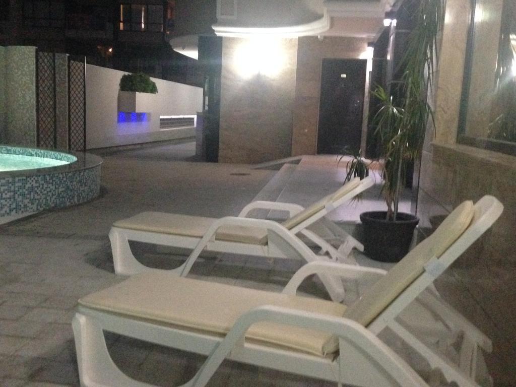 Golden Sea View Apartments Pomorie Buitenkant foto